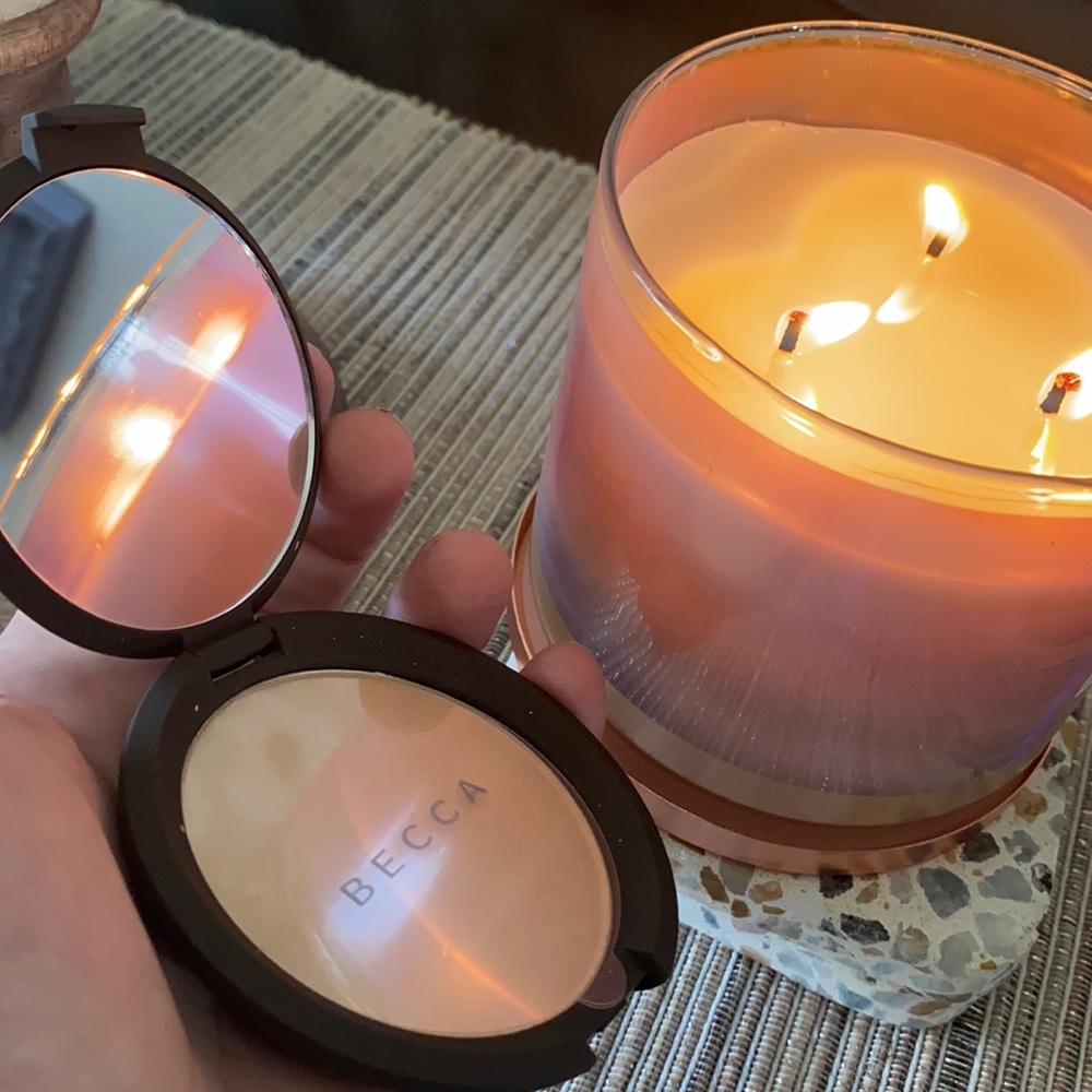 BECCA shimmering skin perfector pressed MOONSTONE